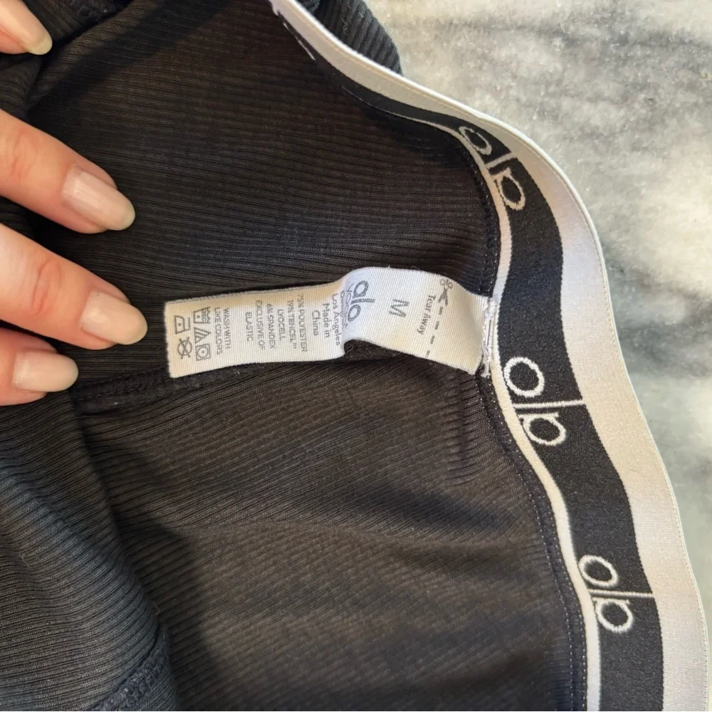 Alo Icon Ribbed Boy Short Sz M - Picture 3 of 7